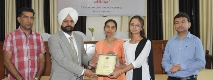 Annual award giving ceremony ‘ABHINANDAN’ held at Rayat College of Law