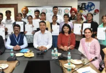 15 students from Punjab meritorious schools make it to MNC; Aman Arora felicitates them with Laptops