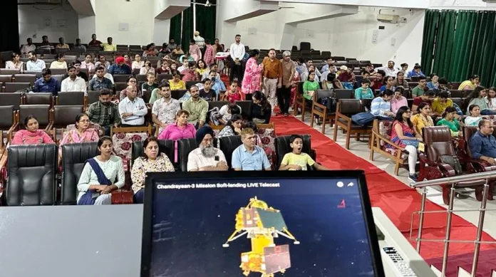 Govt College of Education Sector 20 celebrates Chandrayaan successful Landing
