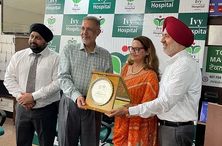 Health Minister launches robotic knee resurfacing technique at IVY Hospital
