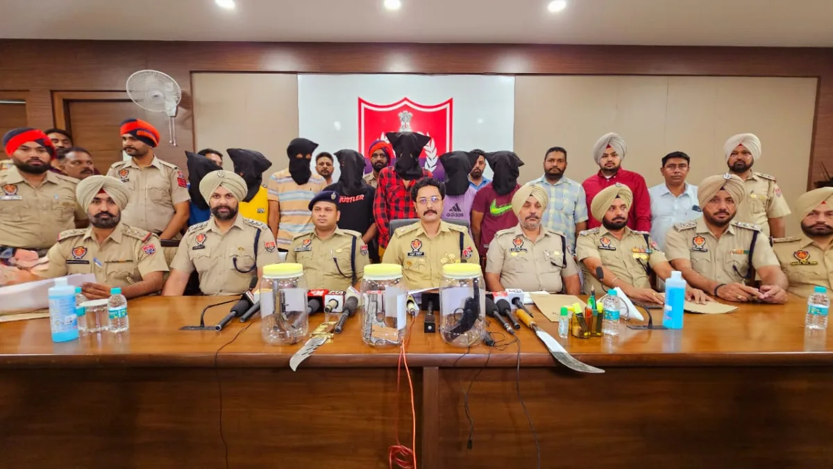 Patiala police arrests 3 members’ gang committing robberies by using dating App Tinder 