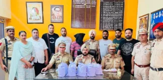 Punjab police arrest a person who sent swimmers to fetch 50kg heroin consignment from Pakistan