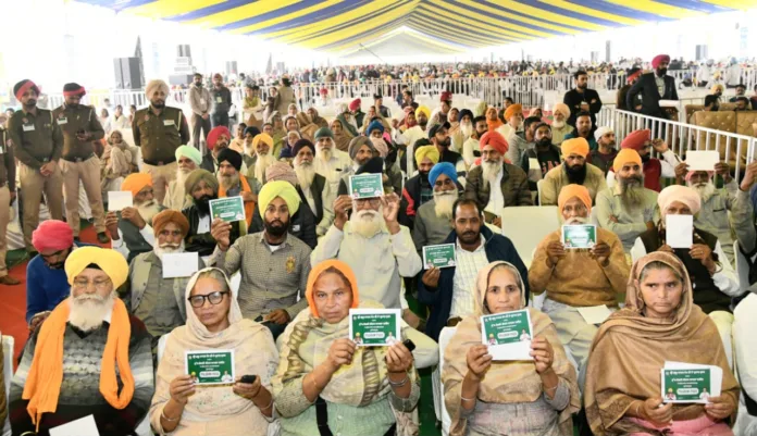 CM Mann and Delhi CM Kejriwal launch Mukh Mantri Tirath Yatra Scheme; flag off first train carrying around 1300 passengers