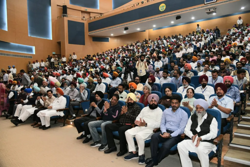 Intellectuals, litterateurs and industrialists hails Main Punjab Bolda Haan debate