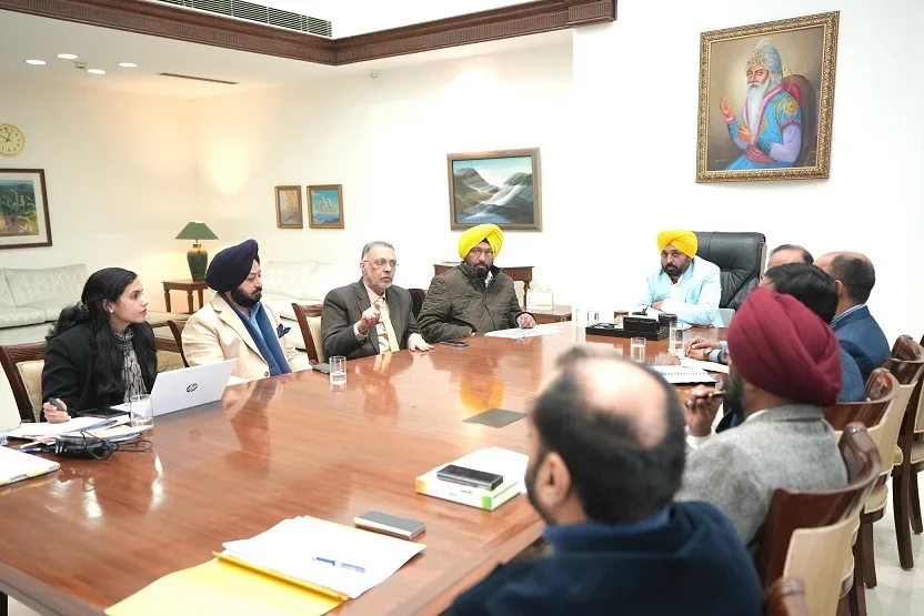 CM orders Patiala officers to explore the feasibility of using the existing bus stand will be used as a city bus stand; shift diaries in Ablowal