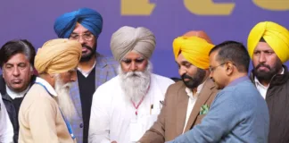 Mann, Kejriwal hands over cheque worth Rs 1 crore as financial assistance to family of martyr Amrik Singh