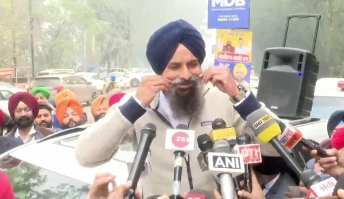 Majithia investigation venue changed by new SIT; Akalis keeping their fingers crossed