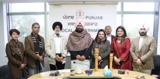Winners of City Beauty Competition honoured by local government minister