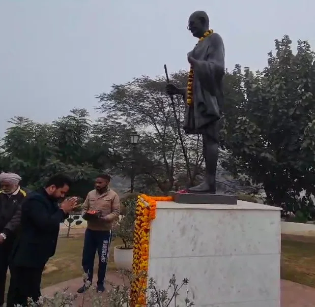 Outgoing DC Patiala left city without paying homage to Mahatama Gandhi on his death anniversary