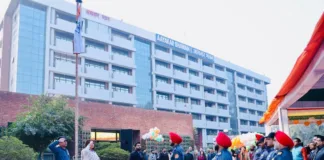 Amrapalli Das Pr. Chief Commissioner Income Tax unfurled the tricolor at Aayakar Bhawan Chandigarh