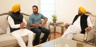 Congress district president joins AAP