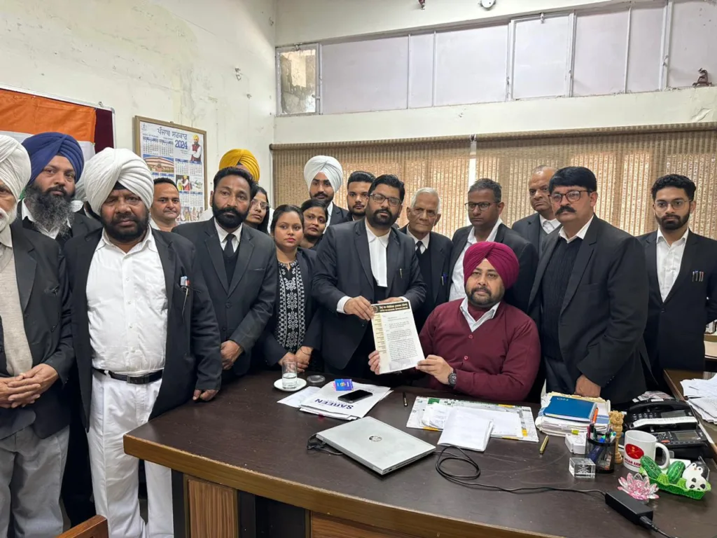 Rupnagar Bar Association sends memorandum to chief minister against move to accord district status to Anandpur Sahib              