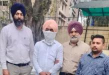 Stylish Punjab govt employee arrested by vigilance bureau for taking bribe in lakhs, Pakistani shoes, I-phones etc