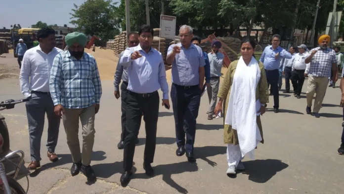 Punjab’s Food and Civil Supplies Department principal secy accelerates wheat procurement process during mandi visits
