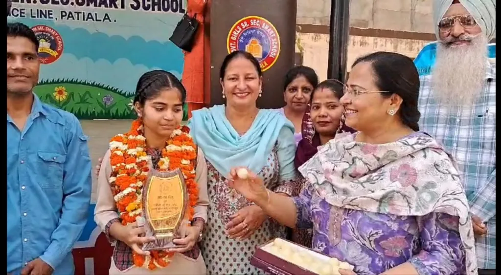 Government school (OPL) girl Bhavna secured 18th rank in merit by securing 628 marks in class 10th. 