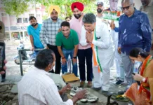 Tewari gets rousing reception during shop-to-shop campaign; assures to address issues of showroom, booth owners