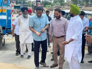 MD Markfed in field: visits Ludhiana, Moga, Ferozepur mandis along with DCs to ensure smooth procurement operations