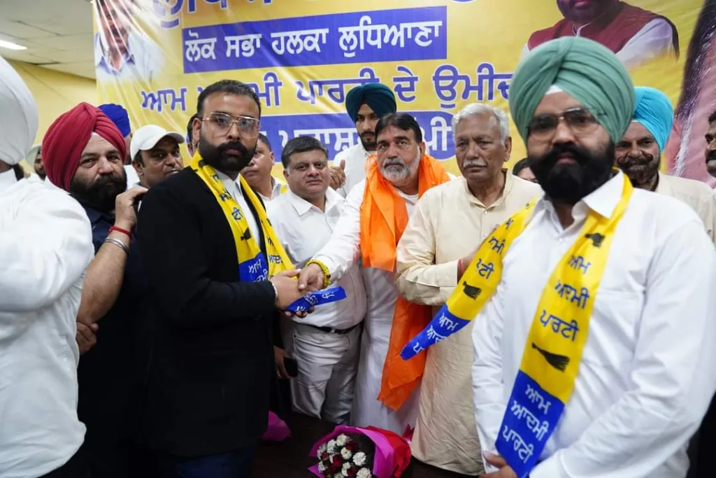 Ashok Parashar Pappi and the Delhi Assembly Speaker held a meeting with the Ludhiana Bar Association