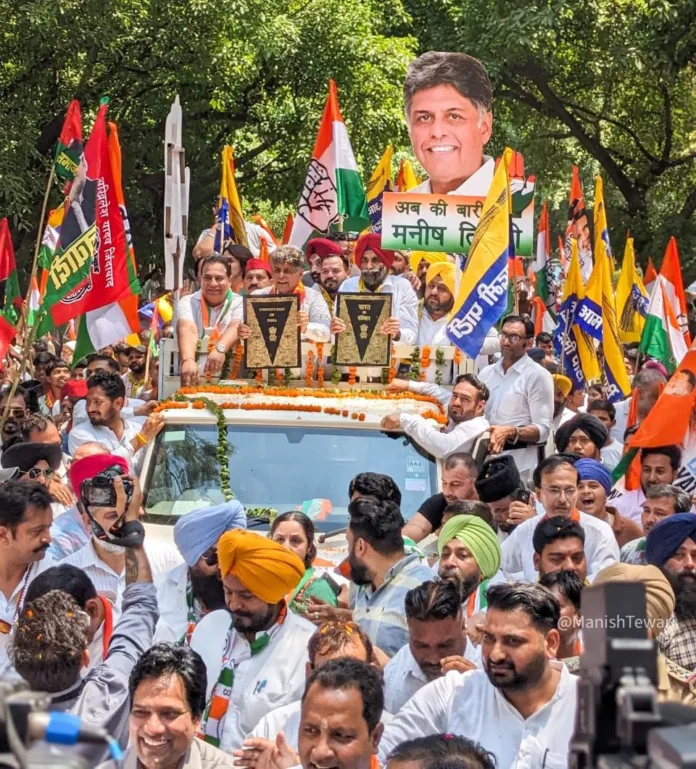 Large number of Congress, AAP workers joins Tewari during padyatra ahead of filing nomination papers