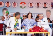 Bring change, get rid of liars: Priyanka exhorts people