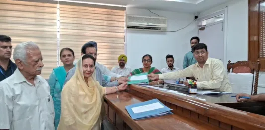 Capt Amarinder Singh, senior BJP leadership fails to turn up to accompany Preneet Kaur during her nomination filing