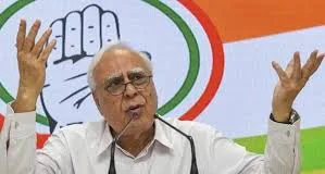 Kapil Sibal bats for Manish Tewari; appeals for votes -Photo courtesy-Business Standard