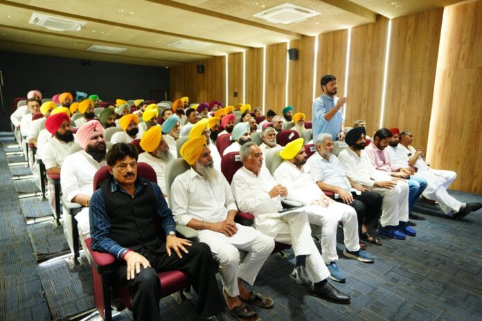 CM Mann held a meeting with AAP leaders of Gurdaspur and Khadoor Sahib Lok Sabha constituencies