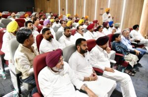 Mann directs AAP leaders to work harder on ground level; holds meeting with the MLAs of Patiala, Ferozepur LS constituencies