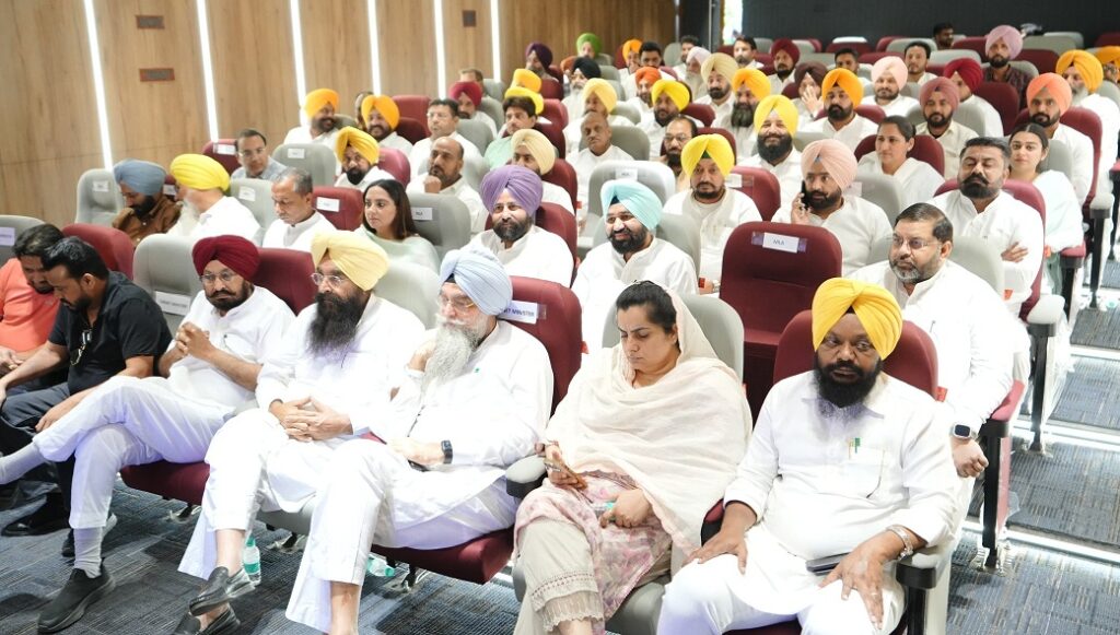 CM Bhagwant Mann holds meeting with the AAP leaders of Bathinda and Faridkot