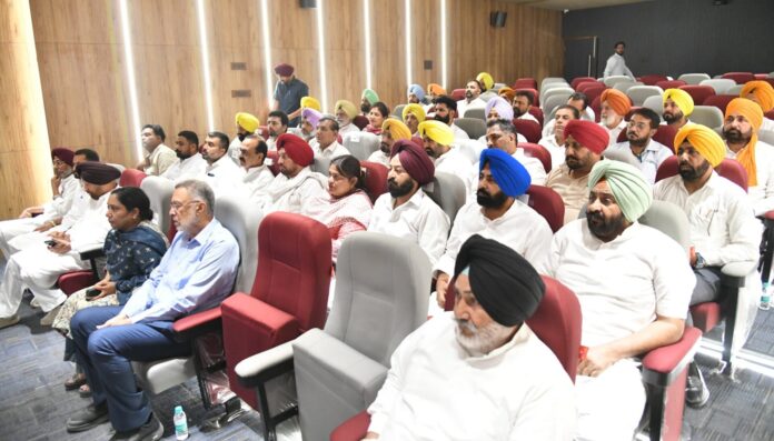 Mann directs AAP leaders to work harder on ground level; holds meeting with the MLAs of Patiala, Ferozepur LS constituencies