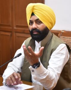 Bhullar issues stern warning to government and private bus drivers/conductors on public aggravation