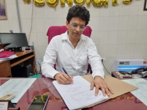 Dr Girish Sahni assumes charges as Medical Superintendent Govt. Rajindra Hospital