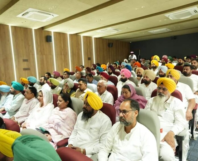 'Aapka MLA Aapke Dwar' program to be launched by AAP in Punjab; for future planning CM took feedback from all the MLAs