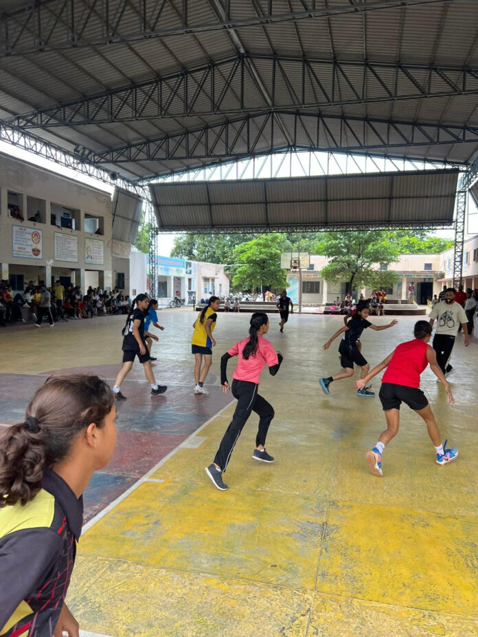 Modern School Students Excel at District Basketball Tournament with Gold and Silver Wins