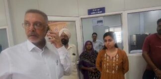 Dr. Balbir Singh conducts surprise inspection at Aam Aadmi Clinic in Patiala