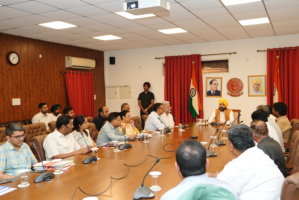 CM reviews arrangement for paddy procurement in state; representative of Rice millers also attend the meeting