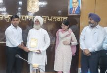 DC Himanshu Jain honours progressive farmers for not burning