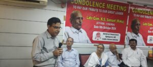 In a condolence meeting, insurance sector Who’s Who pays homage to Kaka Samant