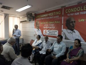 In a condolence meeting, insurance sector Who’s Who pays homage to Kaka Samant