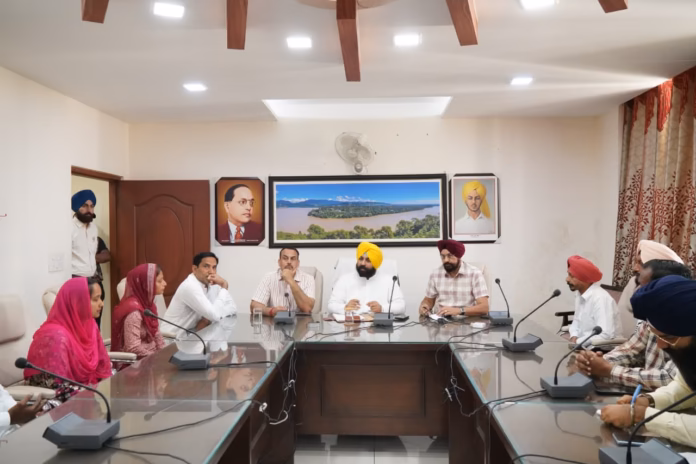 Cabinet Minister Harjot Singh Bains Holds Special Meeting with AAP Councillors and Officials at Nangal Municipal Council